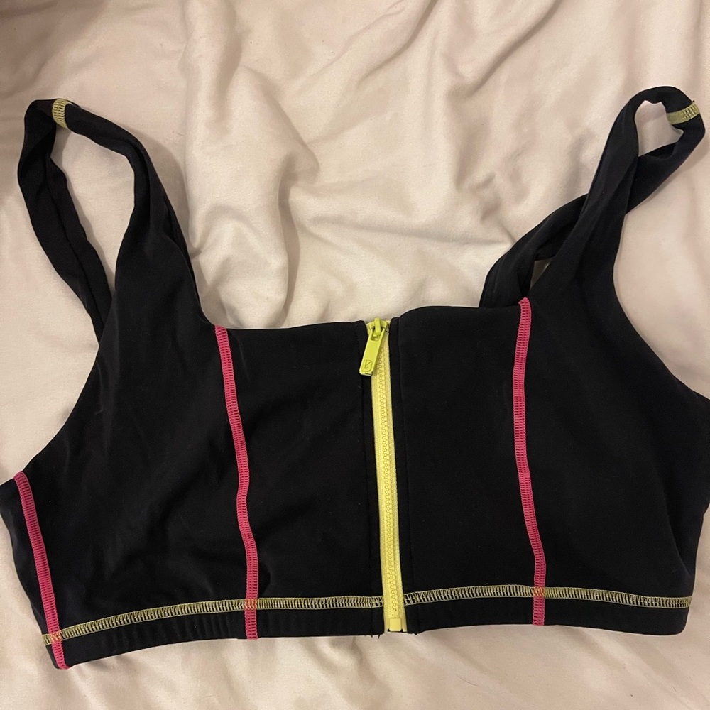 XL buff bunny sports bra, insert pads removed and thrown out